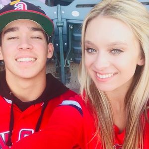 Meet your Posher, Alexis